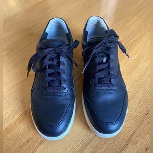 Everlane Tread Sneakers, Recycled Leather, Black with white sole, Size 8 TTS